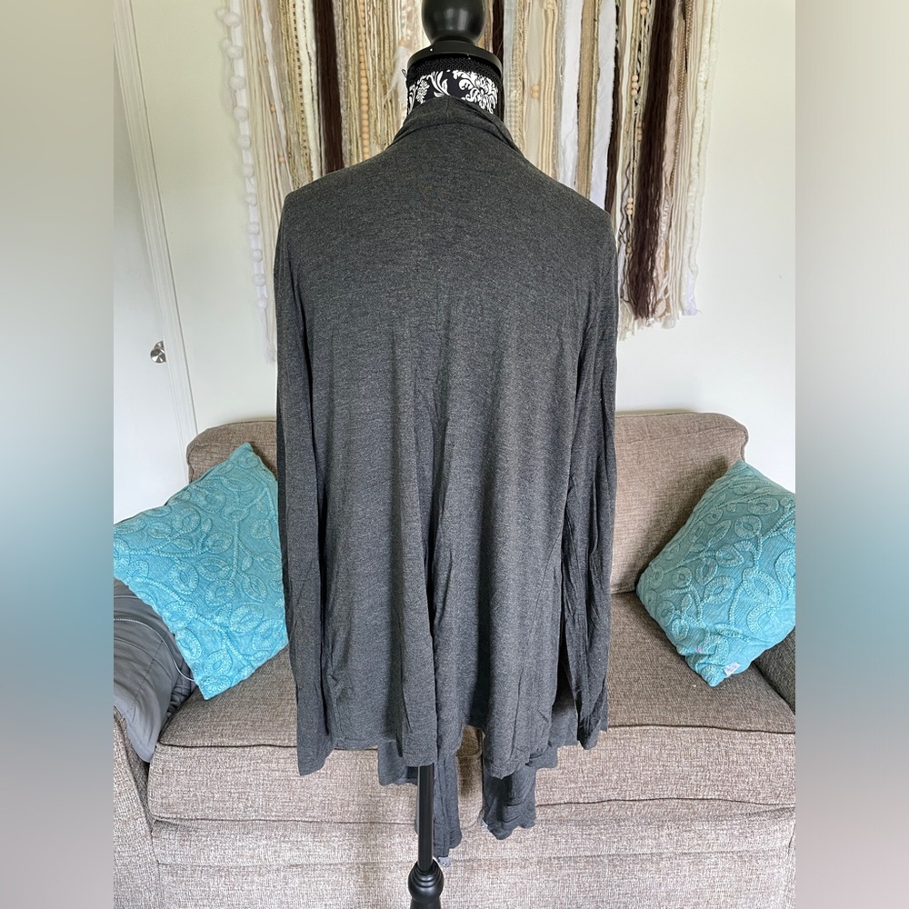 ENCIRCLED 🇨🇦 The Everyday Twist Top Women’s SZ L 💥 GREY 💥 Travel Cardigan Duster - Picture 13 of 17